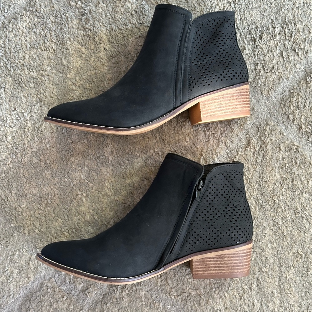 Madden girl navy booties